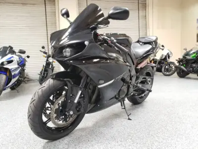 2012 Yamaha R1 RAVEN