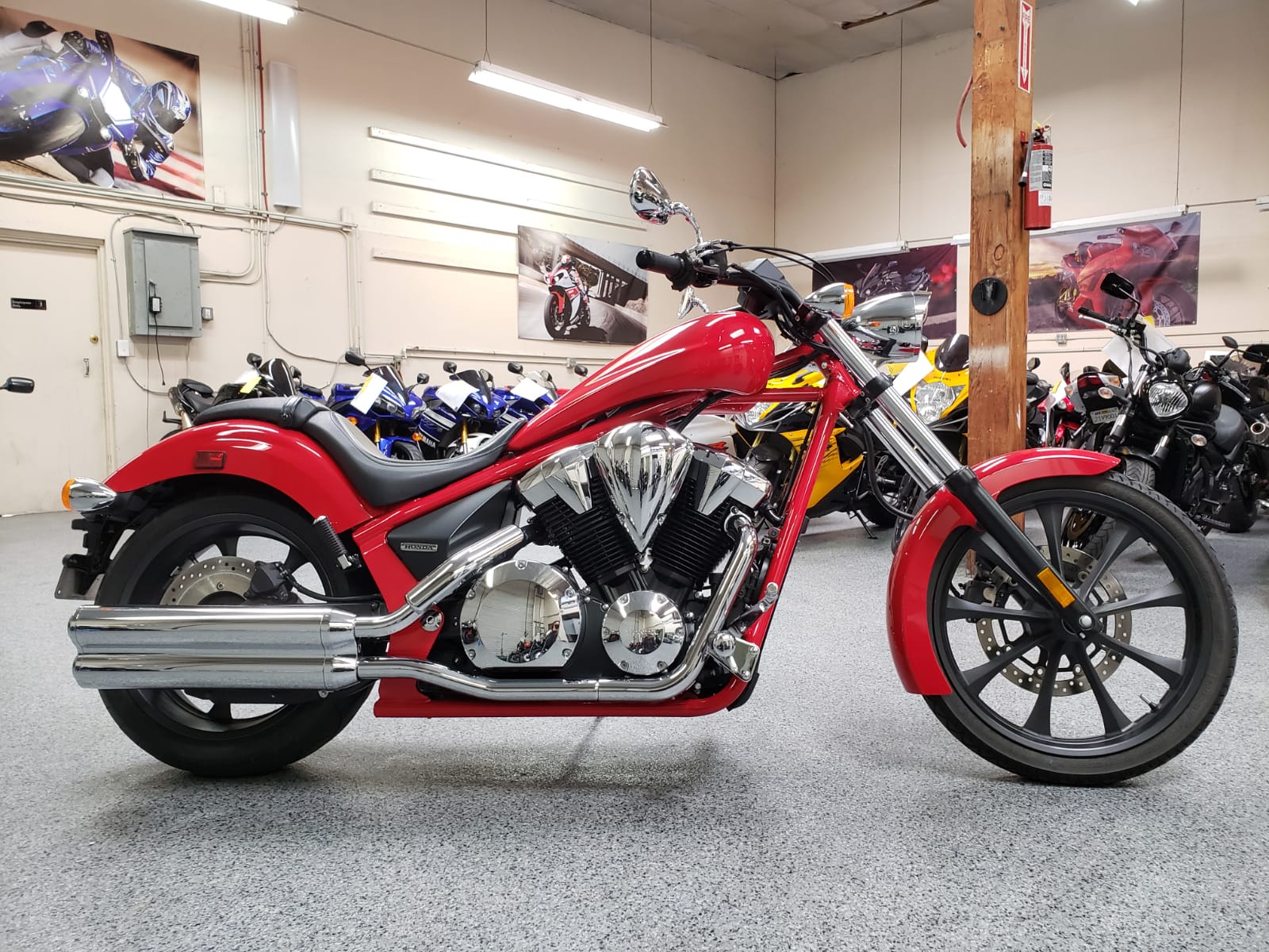 2013 HONDA VT1300CX FURY - AK Motors