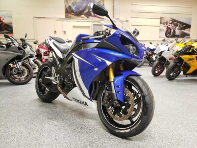 2011 Yamaha R1