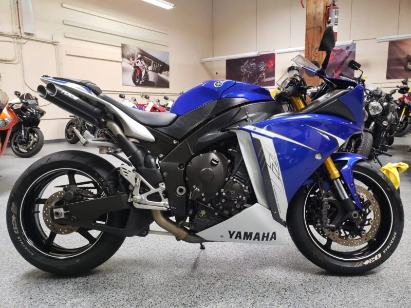 2011 Yamaha R1