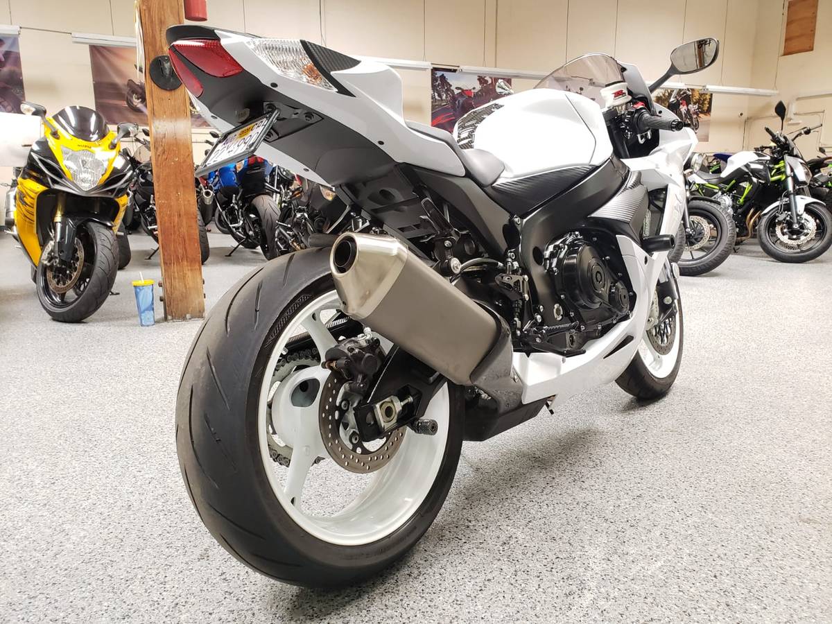 2019 gsxr 600 exhaust