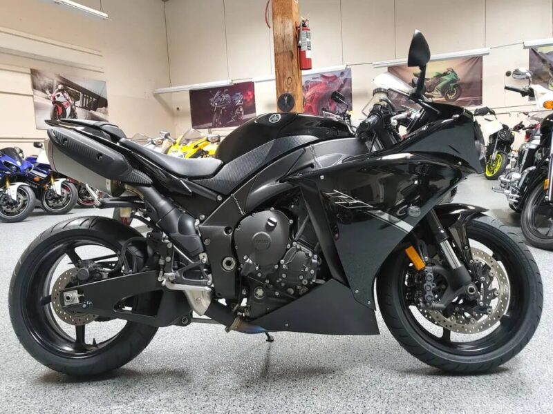 2012 Yamaha R1 RAVEN