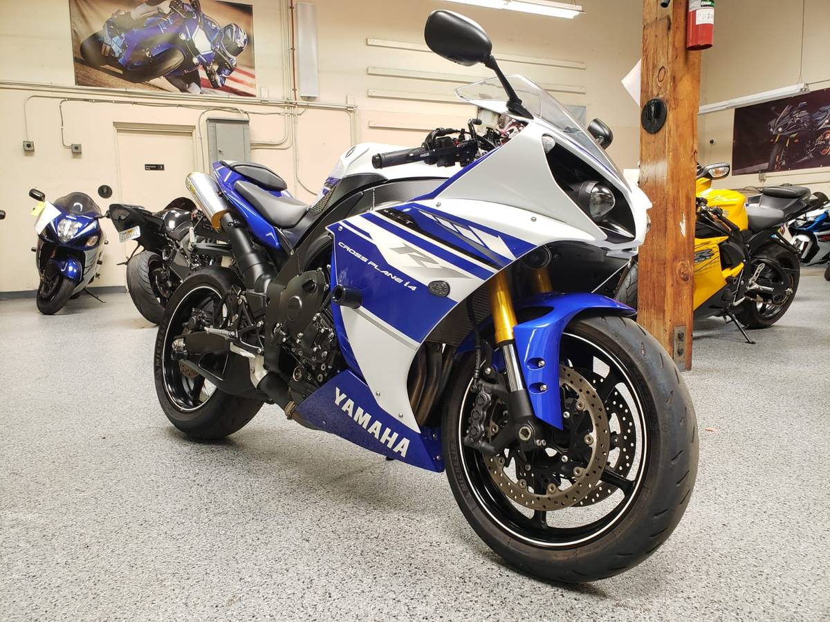 yamaha r1 crossplane