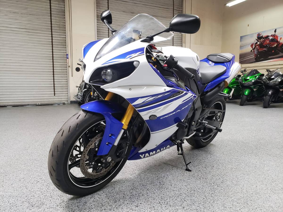 2014 Yamaha R1 Crossplane - AK Motors