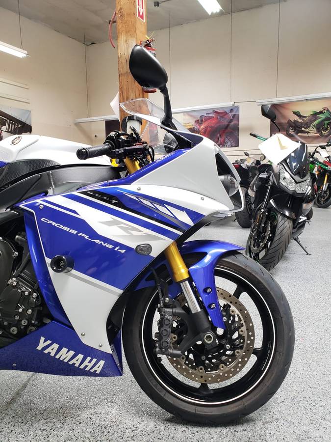 2014 Yamaha R1 Crossplane - AK Motors