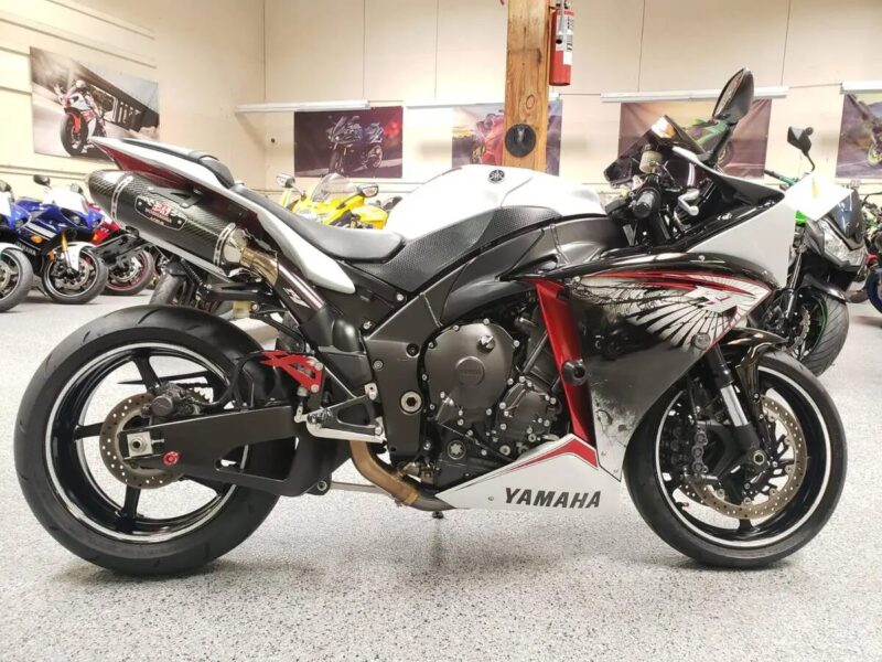 2012 Yamaha R1 RAVEN