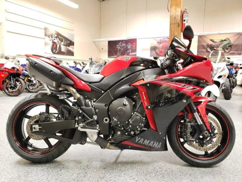 2013 Yamaha R1 Crossplane