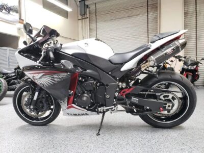 2012 Yamaha R1 RAVEN