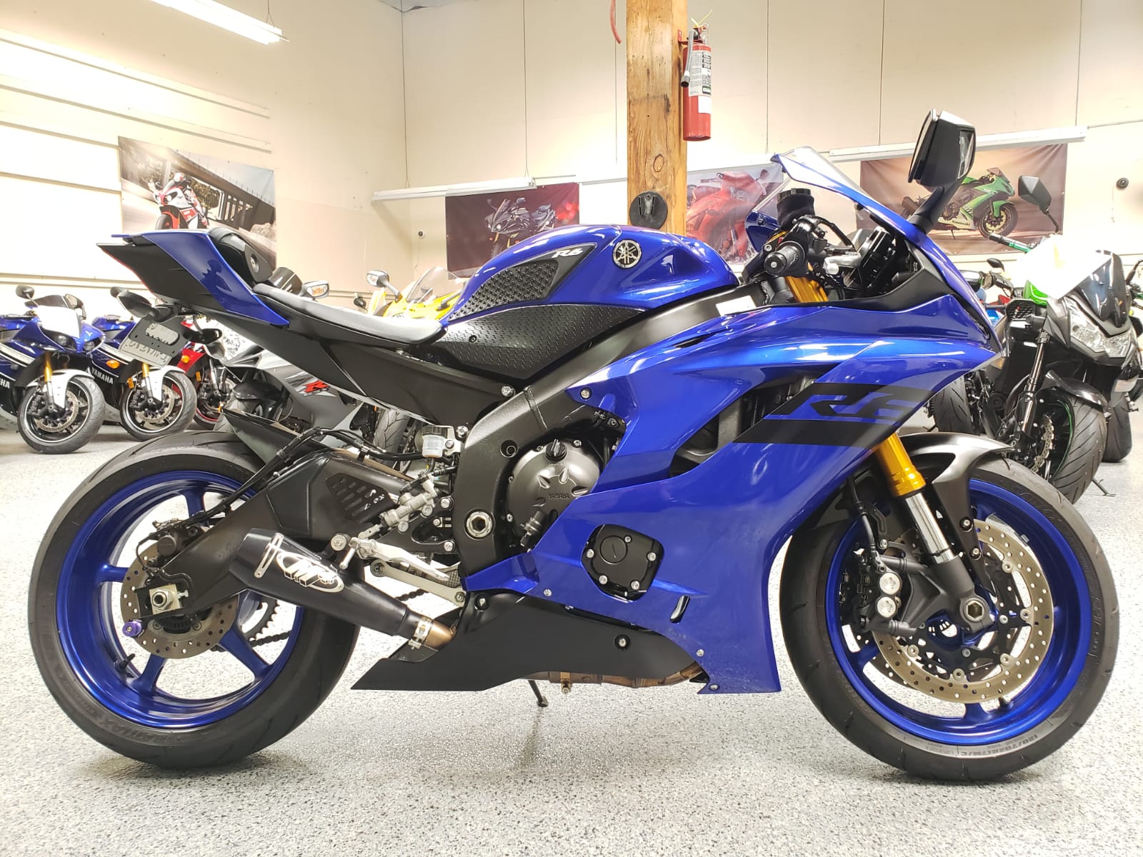 2018 Yamaha R6 - AK Motors