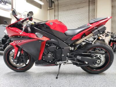 2013 Yamaha R1 Crossplane