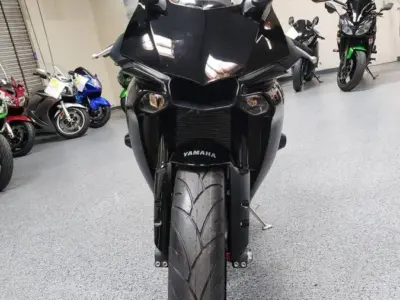 2015 Yamaha R1 RAVEN