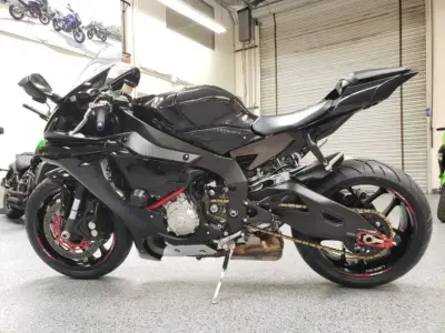 2015 Yamaha R1 RAVEN