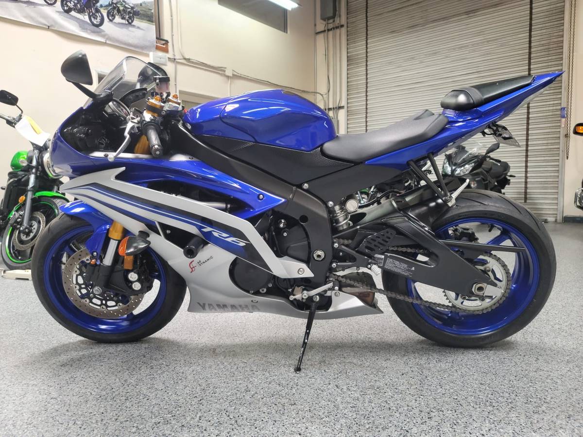 2016 Yamaha R6 - AK Motors