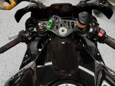 2015 Yamaha R1 RAVEN