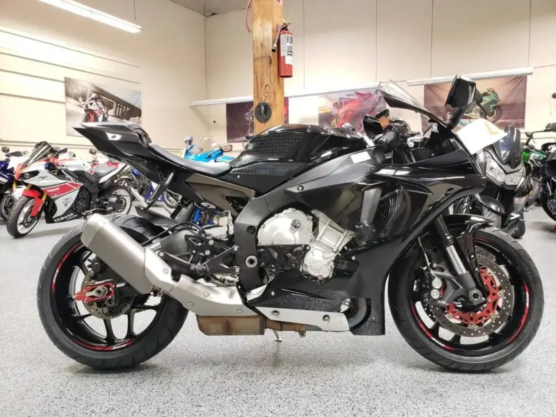 2015 Yamaha R1 RAVEN