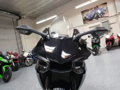 2015 Yamaha R1 RAVEN