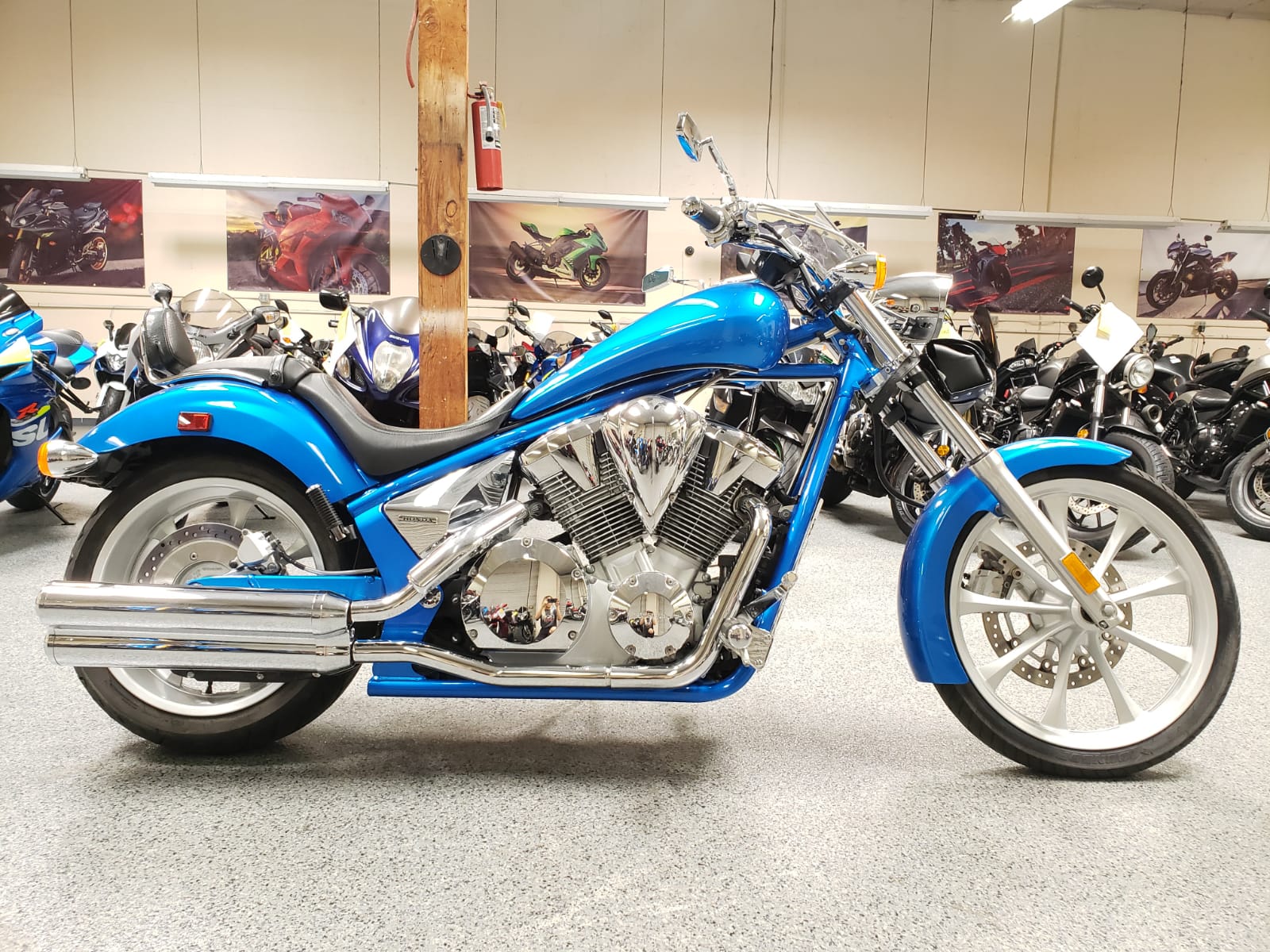 Honda vt1300cx fury
