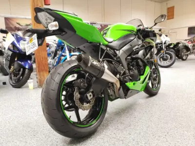 2011 Kawasaki Ninja ZX6R (1K original miles)