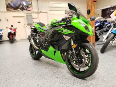 2011 Kawasaki Ninja ZX6R (1K original miles)