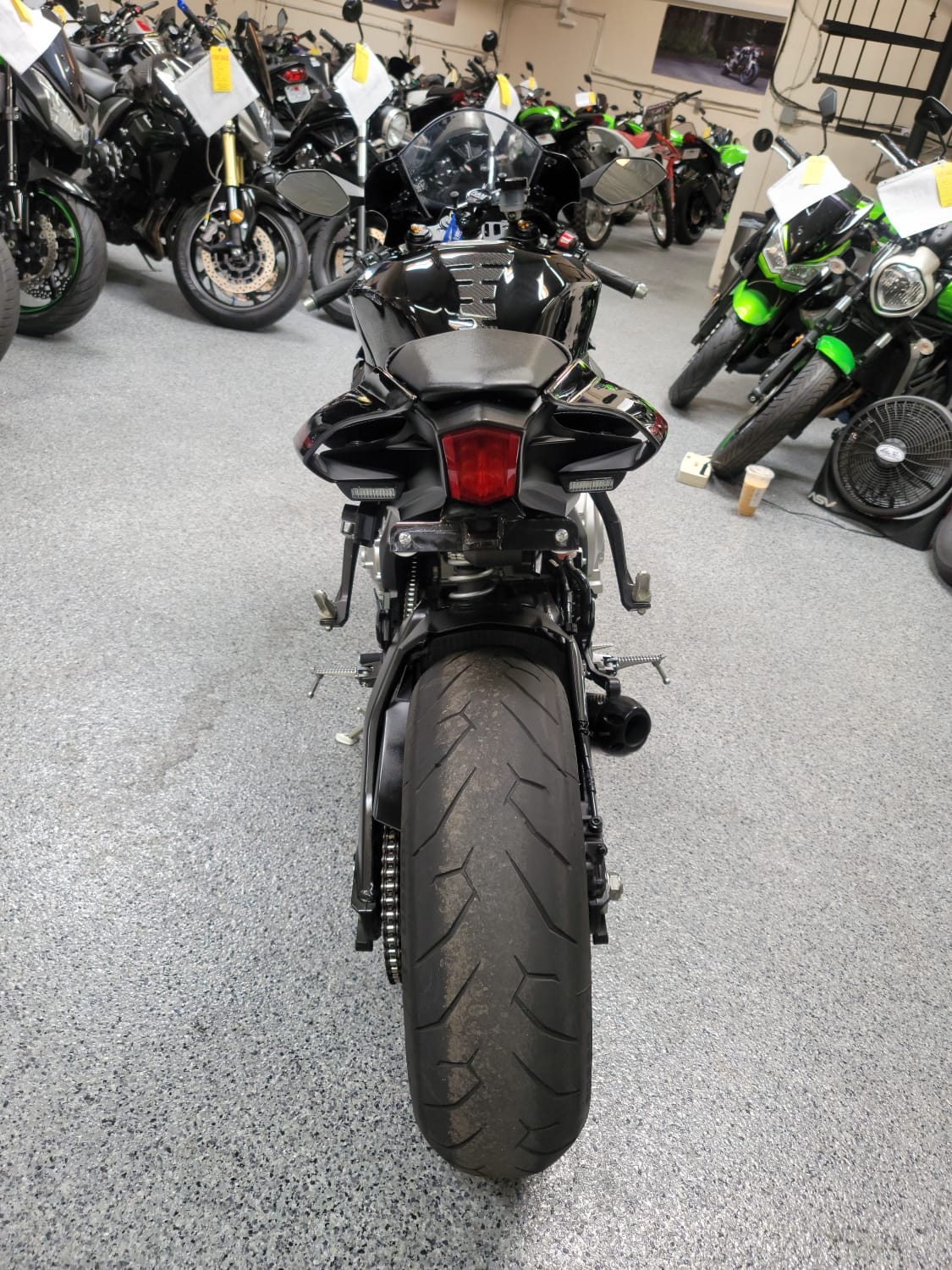 2015 Yamaha R1 RAVEN | AK Motors