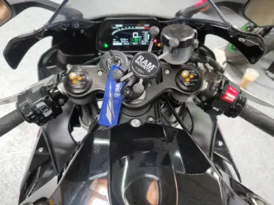 2015 Yamaha R1 RAVEN