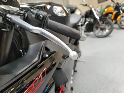 2015 Yamaha R1 RAVEN