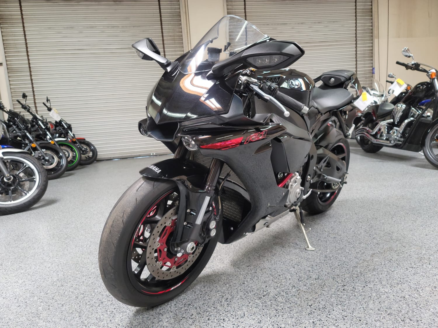 2015 Yamaha R1 RAVEN - 6000 Miles | AK Motors