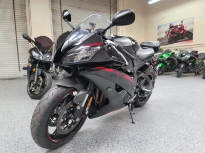 2015 Yamaha R6 RAVEN