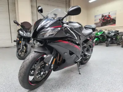 2015 Yamaha R6 RAVEN