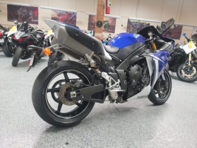 2011 Yamaha R1