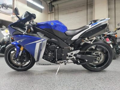 2011 Yamaha R1