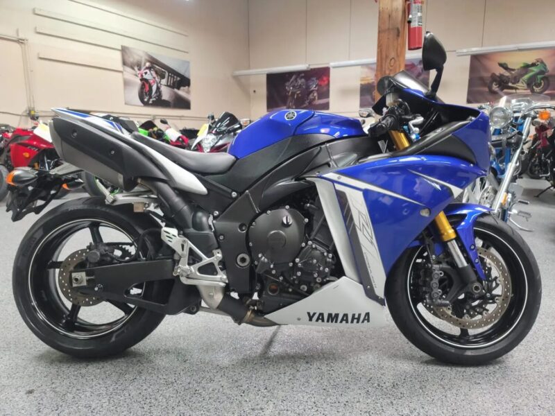 2011 Yamaha R1