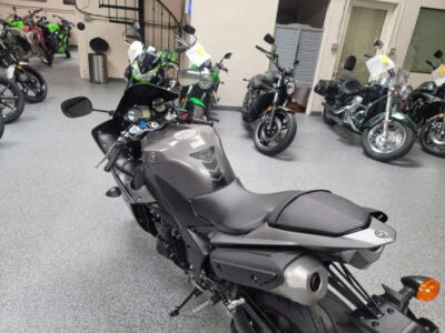 2013 Yamaha R1 Crossplane