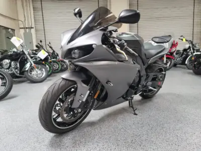 2013 Yamaha R1 Crossplane