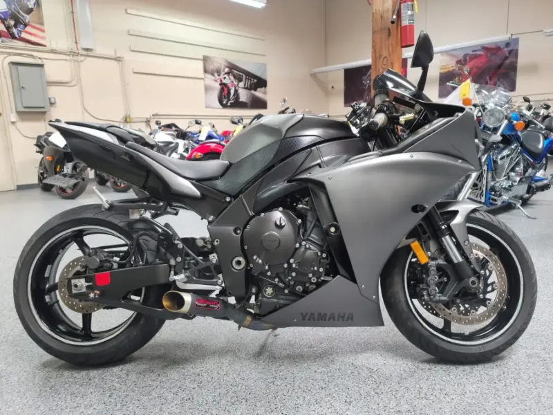 2013 Yamaha R1 Crossplane
