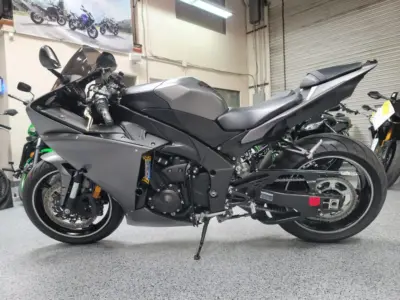 2013 Yamaha R1 Crossplane