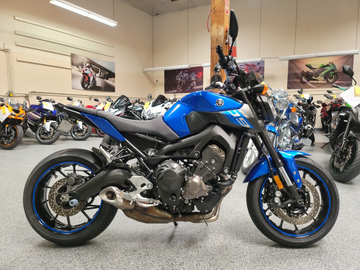 2016 Yamaha FZ-09 | American Motorcycle Trading Company 