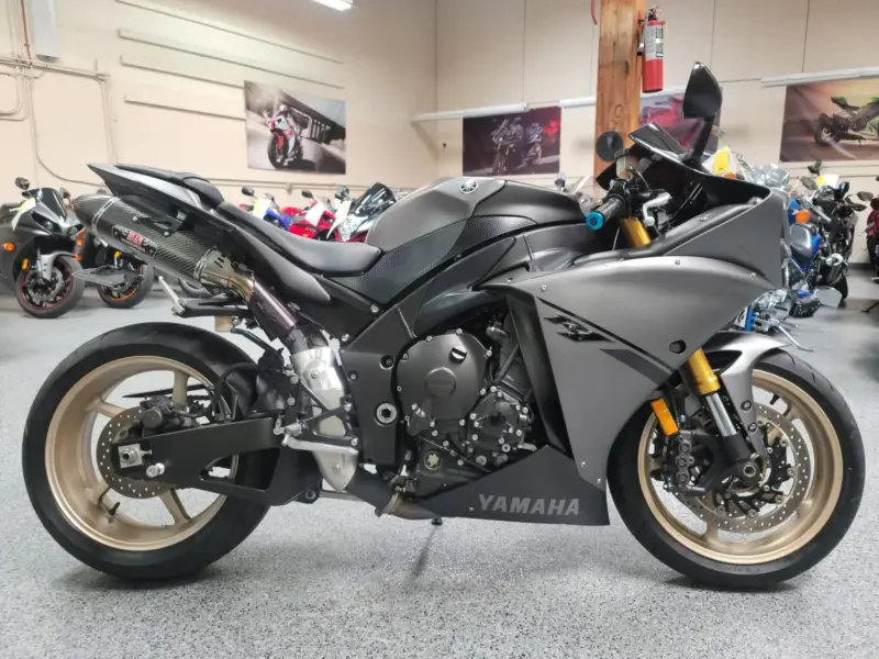2014 Yamaha R1 Crossplane
