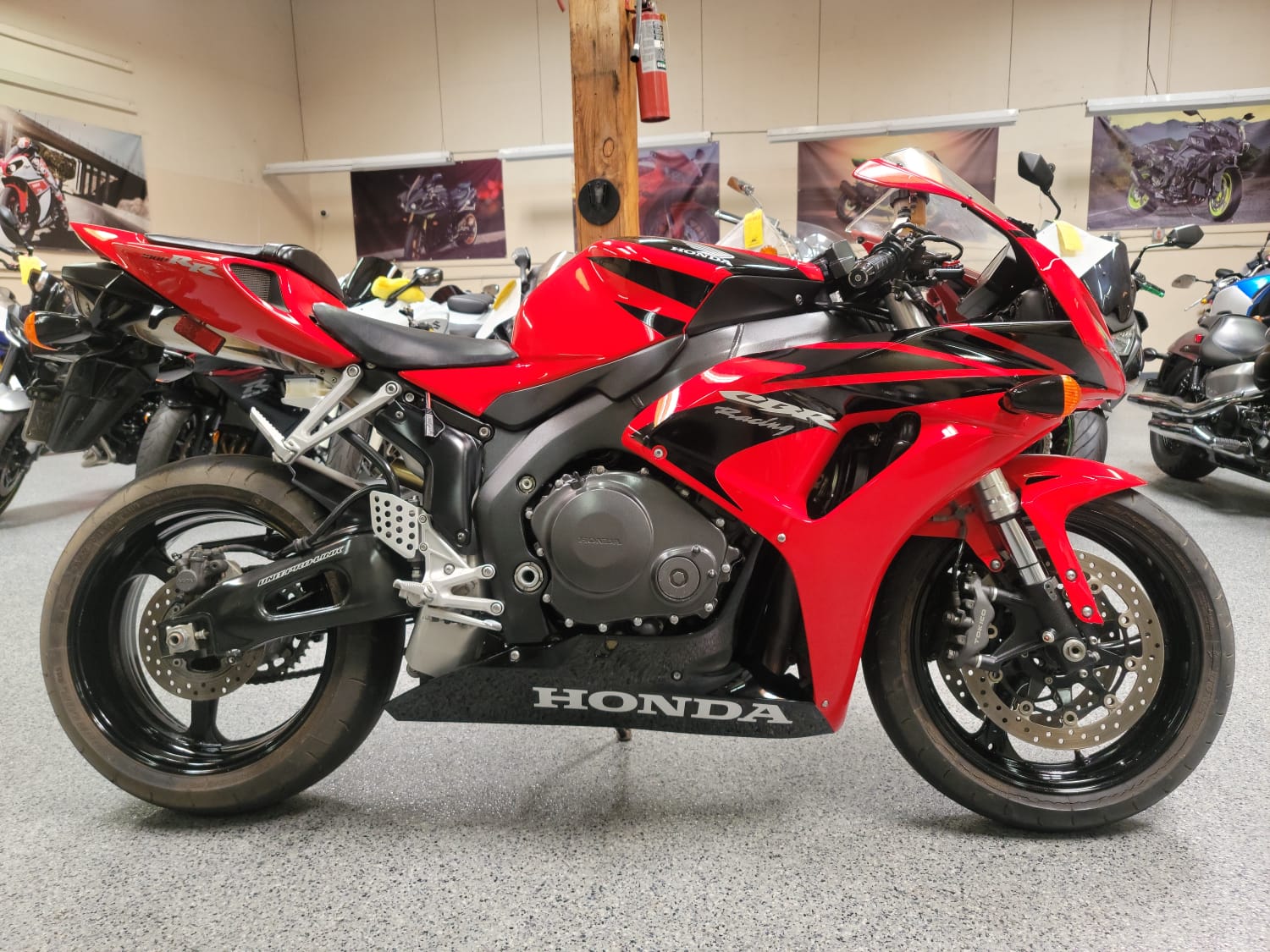 Honda cbr1000rr 2007 характеристики