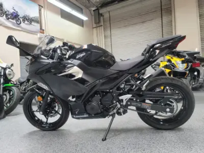 2018 Kawasaki Ninja 400 ABS (13 MILES)