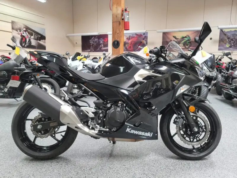 2018 Kawasaki Ninja 400 ABS (13 MILES)