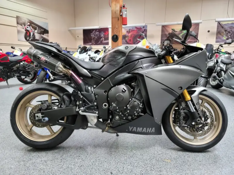 2014 Yamaha R1 Crossplane