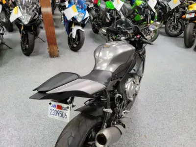 2016 Yamaha R1