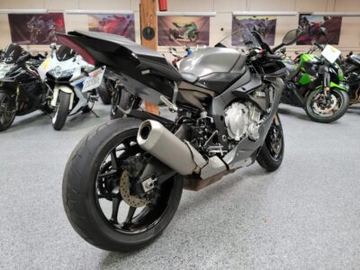2016 Yamaha R1