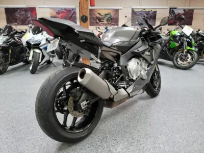 2016 Yamaha R1