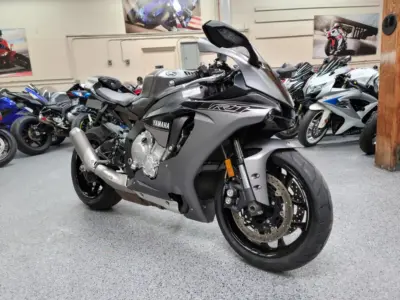 2016 Yamaha R1