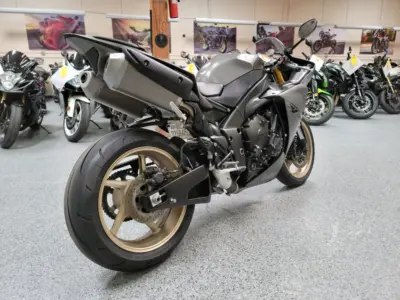 2014 Yamaha R1 Crossplane