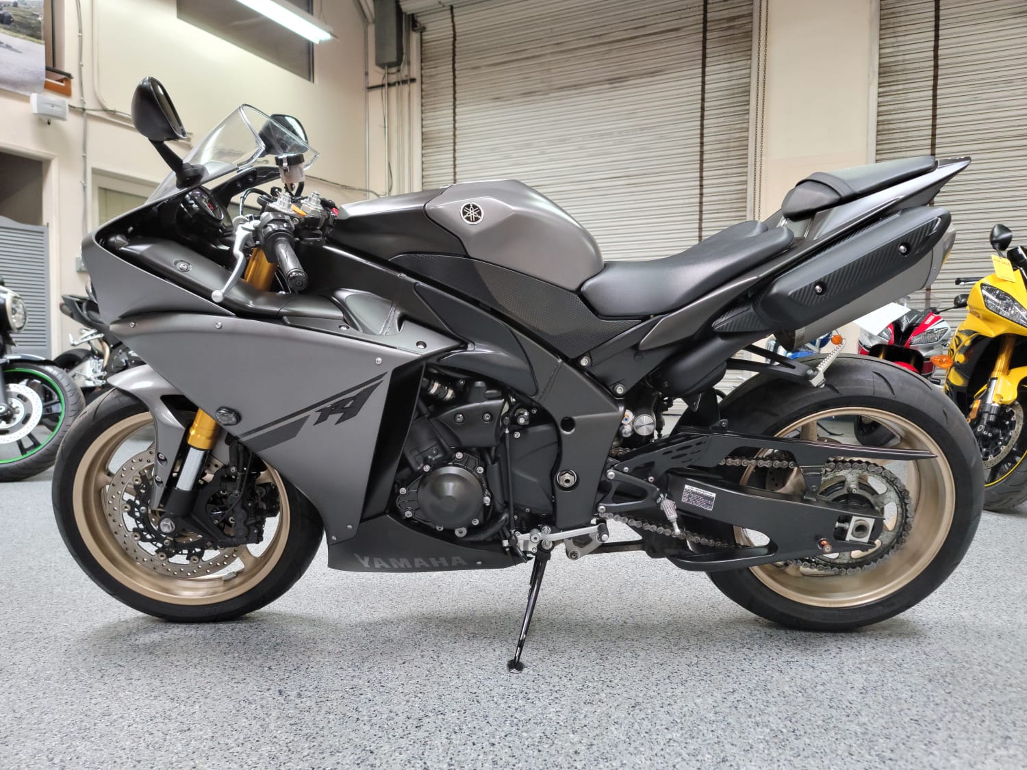 2014 Yamaha R1 Crossplane - AK Motors