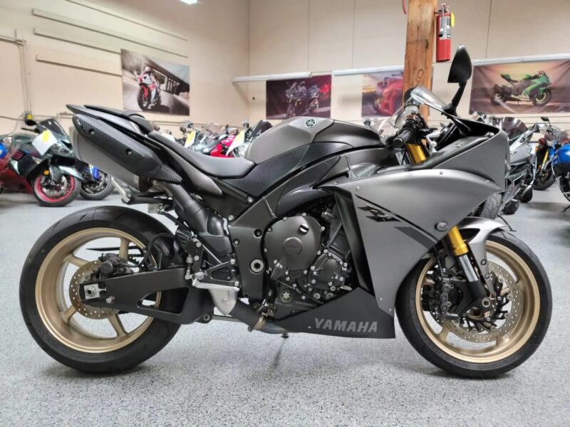 2014 Yamaha R1 Crossplane