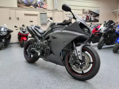 2013 Yamaha R1 Crossplane